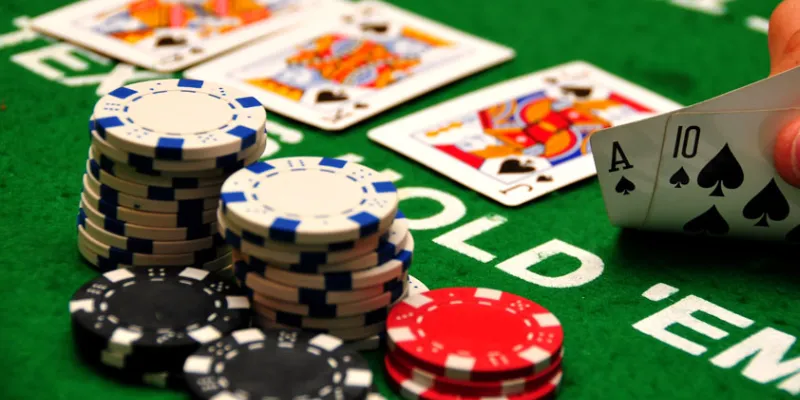 Cách phân bài và tính điểm chuẩn xác trong Poker